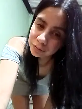 Snapshot of Michellluxo chatting on April 9, 2026, 4:14 am Michellluxo online show from April 9, 2026, 4:14 am