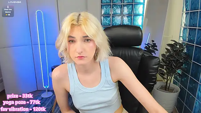 Snapshot of Mia_Cheers chatting on March 20, 2025, 4:53 pm Mia Cheers online show from March 20, 2025, 4:53 pm