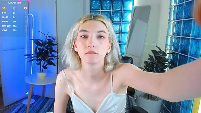 Snapshot of Mia_Cheers chatting on January 22, 2025, 4:44 pm Mia Cheers online show from January 22, 2025, 4:44 pm