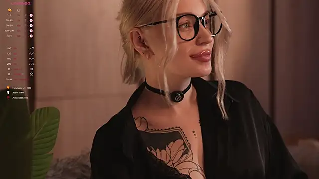 LinaKinky online show from February 28, 2025, 3:48 pm