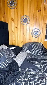 calientoboy online show from February 20, 2025, 2:29 am