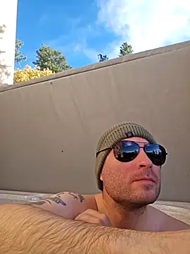 Snapshot of JeepinAround chatting on October 14, 2025, 3:01 pm JeepinAround online show from October 14, 2025, 3:01 pm