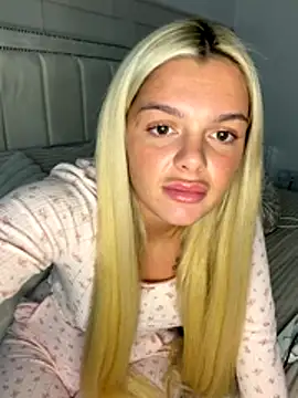 IrishTeenBarbie69 online show from November 30, 2025, 8:09 pm