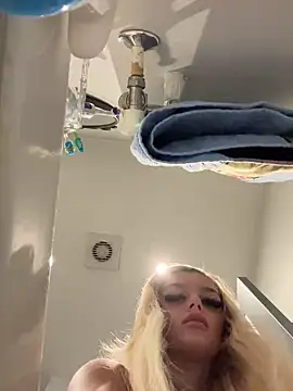 IrishTeenBarbie69 online show from December 24, 2024, 12:44 am