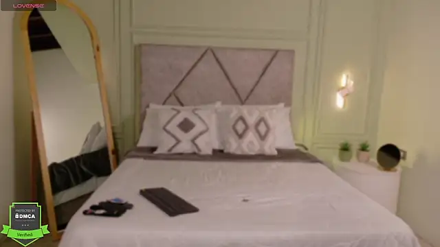  Miss Kimm online show from April 20, 2026, 1:13 pm