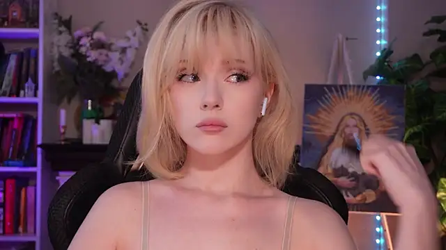 Chriss Fox online show from May 19, 2026, 3:41 pm