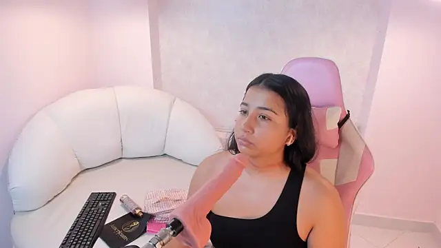 Miliaangeles online show from March 9, 2026, 11:36 am