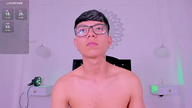 Snapshot of CodyTwink chatting on November 9, 2025, 11:09 pm CodyTwink online show from November 9, 2025, 11:09 pm