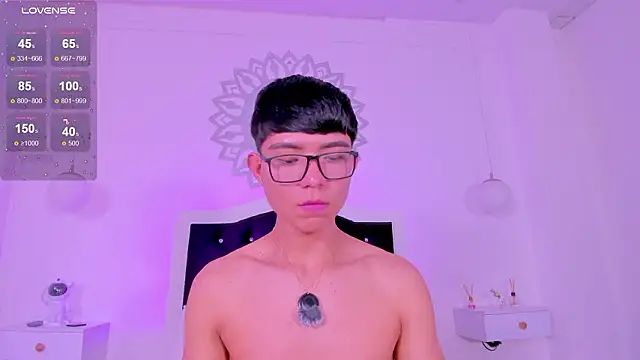 Snapshot of CodyTwink chatting on February 3, 2026, 5:07 pm CodyTwink online show from February 3, 2026, 5:07 pm