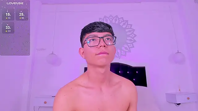 Snapshot of CodyTwink chatting on January 8, 2026, 3:18 pm CodyTwink online show from January 8, 2026, 3:18 pm