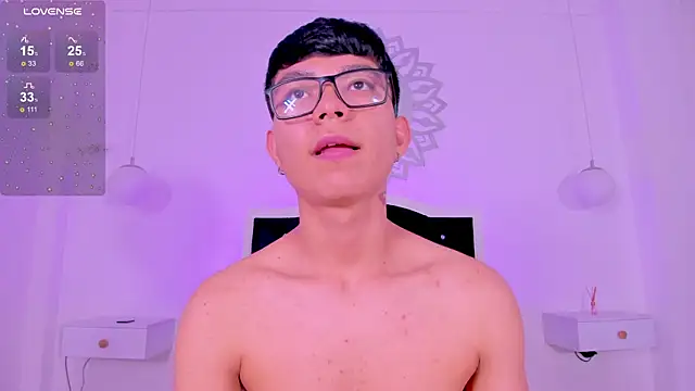 Snapshot of CodyTwink chatting on December 1, 2025, 2:51 pm CodyTwink online show from December 1, 2025, 2:51 pm