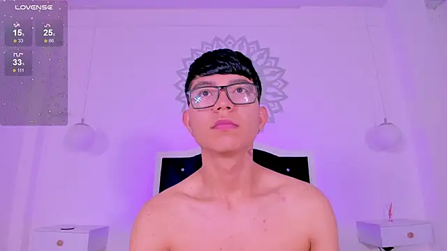 Snapshot of CodyTwink chatting on November 30, 2025, 10:05 am CodyTwink online show from November 30, 2025, 10:05 am