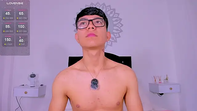 Snapshot of CodyTwink chatting on February 25, 2026, 2:39 pm CodyTwink online show from February 25, 2026, 2:39 pm