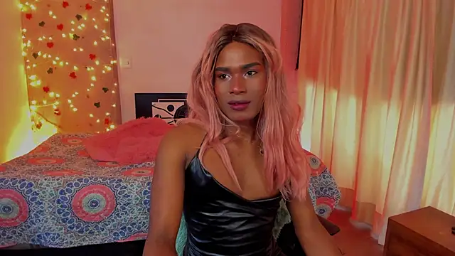 Snapshot of blackbarbietrans chatting on February 6, 2025, 9:38 pm blackbarbietrans online show from February 6, 2025, 9:38 pm