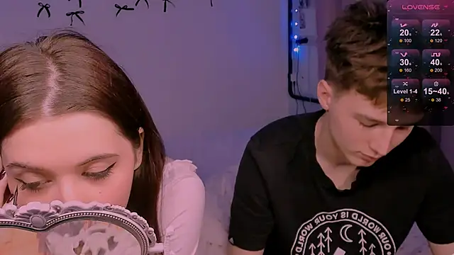 Snapshot of CoddleWeeper_ chatting on April 4, 2026, 1:39 pm CoddleWeeper online show from April 4, 2026, 1:39 pm