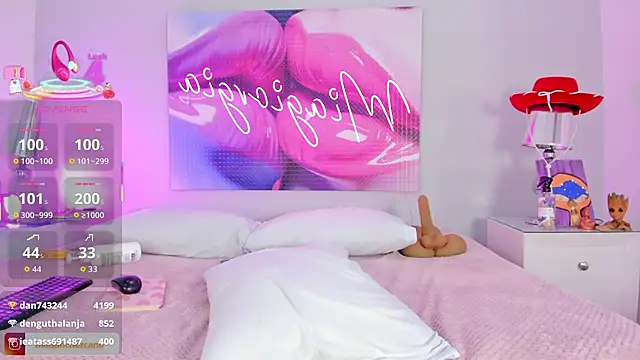 Snapshot of Miagiorgia_ chatting on December 5, 2025, 7:23 pm Miagiorgia online show from December 5, 2025, 7:23 pm