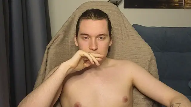MoreRealAlex online show from May 28, 2026, 1:13 am