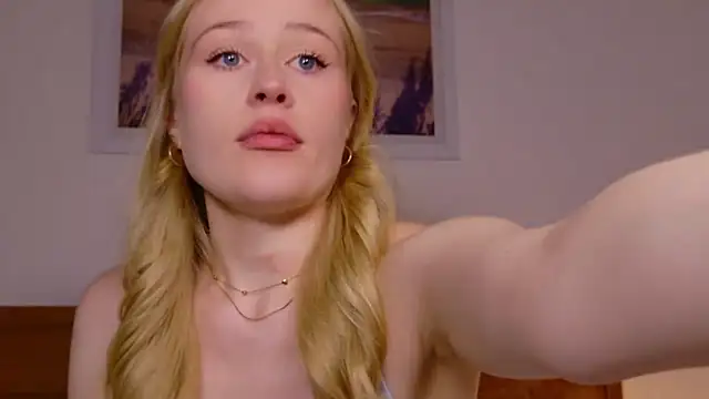 Snapshot of JuliaJaee chatting on February 9, 2026, 11:30 am JuliaJaee online show from February 9, 2026, 11:30 am