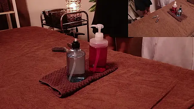 Snapshot of ManaMi-maru chatting on October 12, 2025, 12:39 pm ManaMi-maru online show from October 12, 2025, 12:39 pm