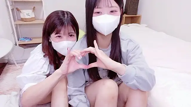 Snapshot of ManaMi-maru chatting on October 13, 2025, 10:50 am ManaMi-maru online show from October 13, 2025, 10:50 am