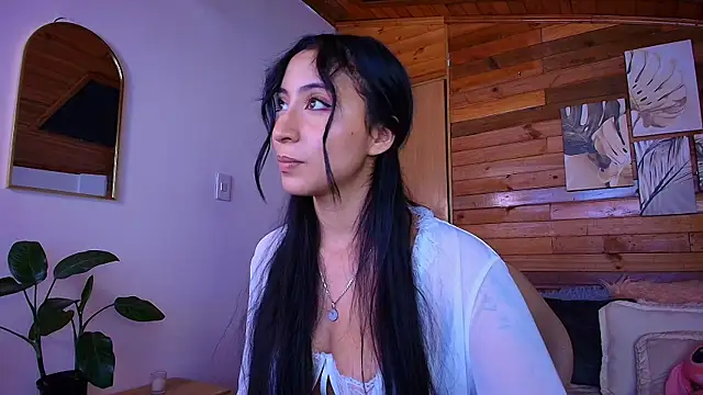 amber curly online show from April 13, 2026, 7:29 pm