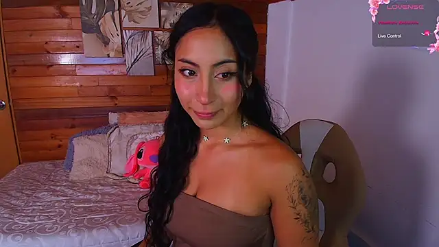 amber curly online show from December 3, 2025, 9:47 pm