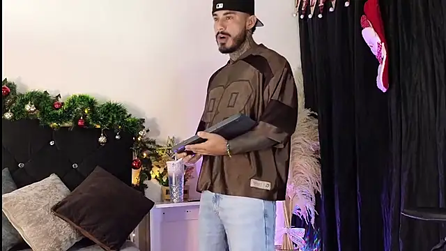 Snapshot of john_cartter1 chatting on November 17, 2025, 11:25 am john cartter1 online show from November 17, 2025, 11:25 am