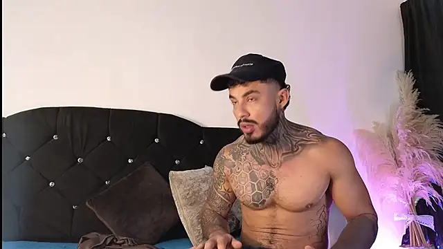 Snapshot of john_cartter1 chatting on November 10, 2025, 11:04 am john cartter1 online show from November 10, 2025, 11:04 am