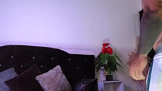 john cartter1 online show from February 15, 2026, 12:04 pm