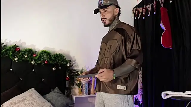 Snapshot of john_cartter1 chatting on November 23, 2025, 11:42 am john cartter1 online show from November 23, 2025, 11:42 am