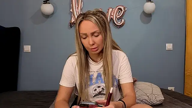 Snapshot of AnnaMaee chatting on February 28, 2025, 9:12 pm AnnaMaee online show from February 28, 2025, 9:12 pm