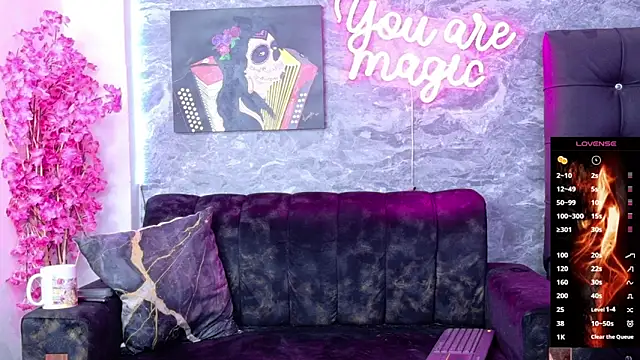 siamarlin online show from March 12, 2026, 9:08 pm