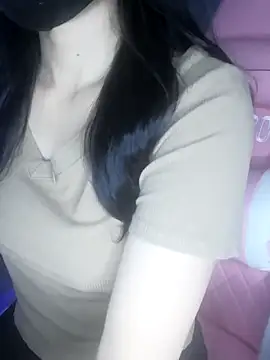 Snapshot of _Linez_ chatting on March 18, 2025, 7:55 pm  Linez  online show from March 18, 2025, 7:55 pm