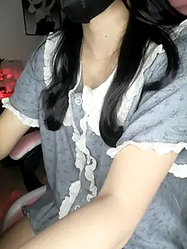 Snapshot of _Linez_ chatting on March 20, 2025, 3:47 pm  Linez  online show from March 20, 2025, 3:47 pm