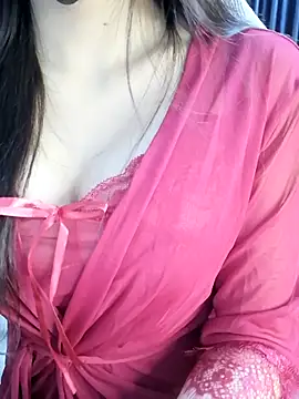 Snapshot of _Linez_ chatting on November 4, 2025, 3:16 pm Linez online show from November 4, 2025, 3:16 pm