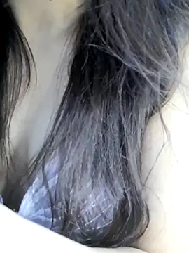 Snapshot of _Linez_ chatting on September 22, 2025, 6:25 pm  Linez  online show from September 22, 2025, 6:25 pm