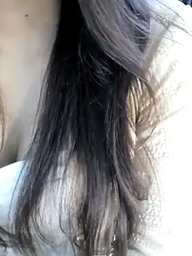 Snapshot of _Linez_ chatting on November 5, 2025, 4:54 pm Linez online show from November 5, 2025, 4:54 pm