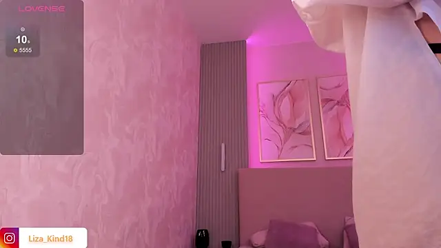 Snapshot of juicy-pussy chatting on February 13, 2025, 6:09 am juicy-pussy online show from February 13, 2025, 6:09 am