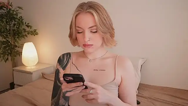 kris69kiss online show from April 10, 2026, 1:40 pm