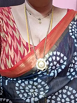 ananya956 online show from April 18, 2026, 4:53 pm