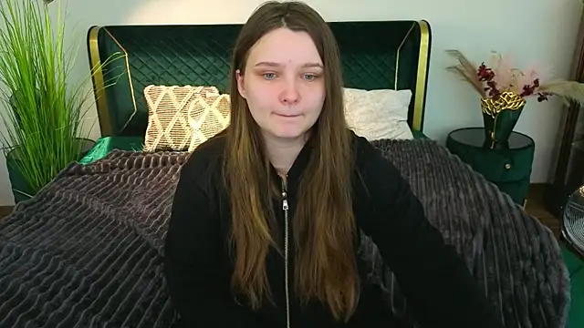 MagicPeachh  online show from April 9, 2026, 6:15 am