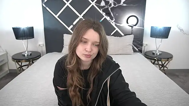 MagicPeachh  online show from July 29, 2026, 5:39 am