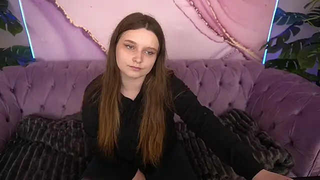MagicPeachh  online show from July 16, 2026, 12:57 pm