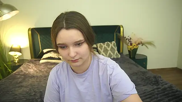 MagicPeachh  online show from July 8, 2026, 7:42 am