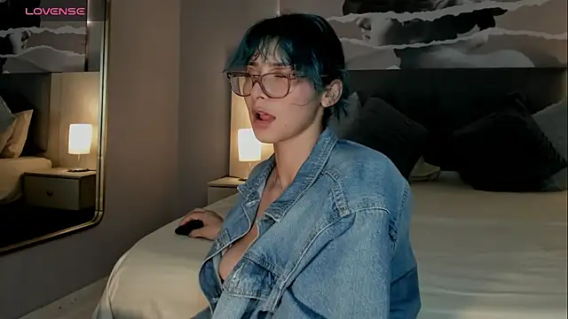 Ramona Flower online show from December 19, 2025, 2:04 am