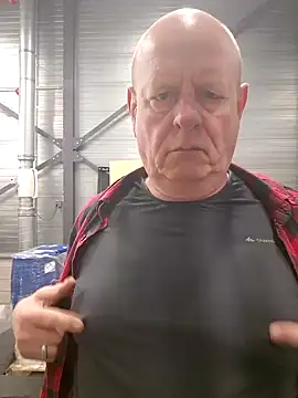 andrejoyfull64 online show from January 23, 2025, 12:09 pm