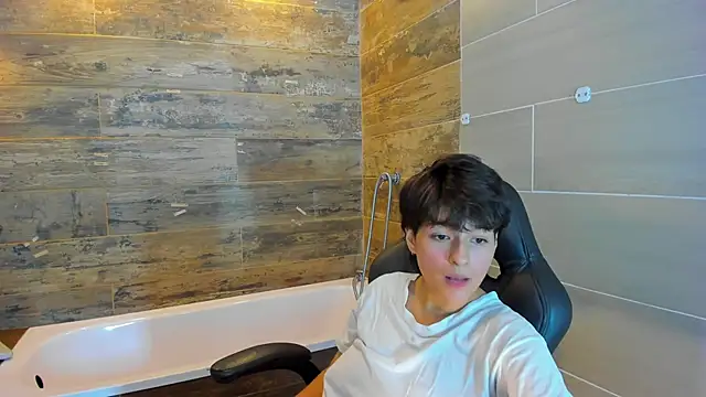 Snapshot of Bryce_Evans chatting on March 14, 2025, 4:30 pm Bryce Evans online show from March 14, 2025, 4:30 pm