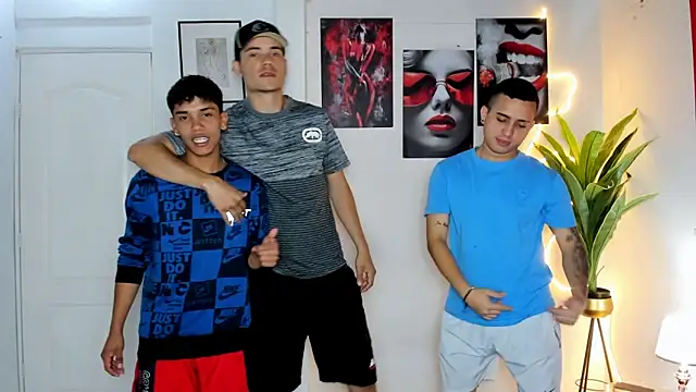 oversizedxguys online show from April 15, 2026, 2:28 am