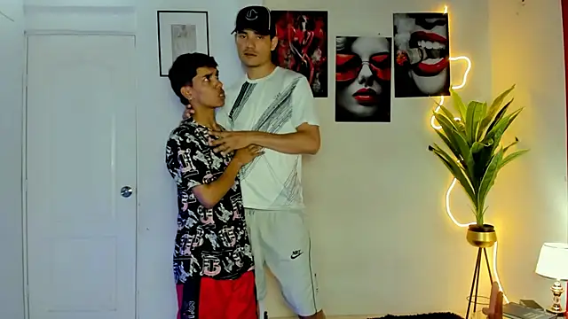 oversizedxguys online show from April 16, 2026, 1:39 am