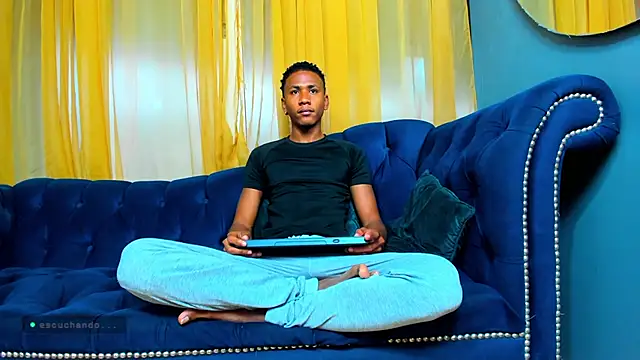 Ethan Fox11 online show from May 12, 2026, 1:39 pm